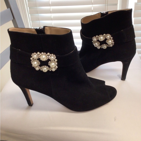 Neiman Marcus Suede Open Toe Shoes 9 - Picture 3 of 12